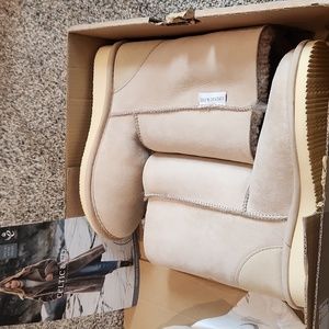 Women's Celtic & CO. British 100% Shearling boots made in Britain.